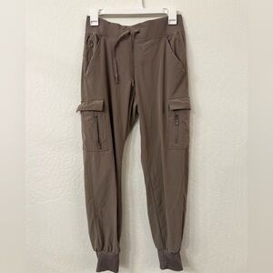 All in Motion women’s Cargo Jogger Pants - Taupe